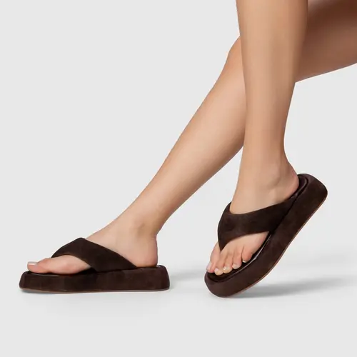 Rasteira Papete Thong Couro Suede Marrom Ganache