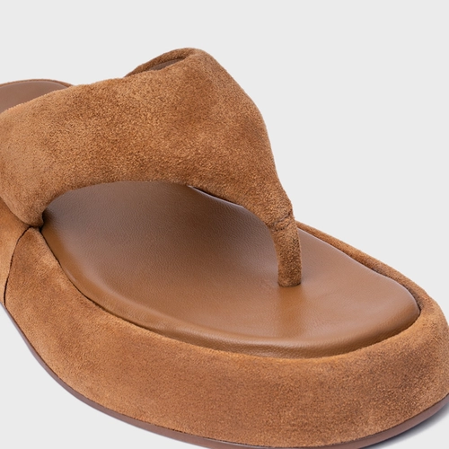 Rasteira Papete Thong Couro Suede Marrom Saddle
