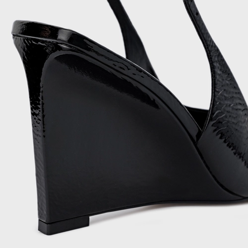 Scarpin Slingback Anabela Couro Verniz Preto