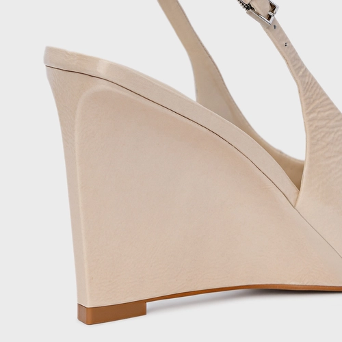 Scarpin Slingback Anabela Couro Verniz Off White Vanilla