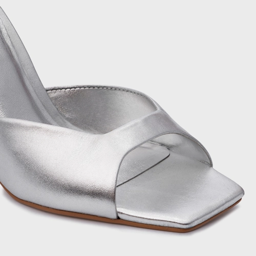 Open Mule Basic Salto Allure Couro Metalizado Prata