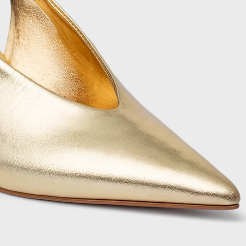 Scarpin Slingback Basic Salto Allure Médio Couro Metalizado Dourado