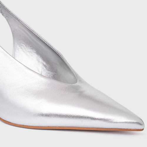 Scarpin Slingback Basic Salto Allure Médio Couro Metalizado Prata
