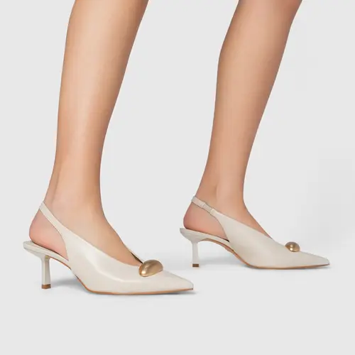 Scarpin Slingback Gold Drop Salto Fino Couro Off White Osso