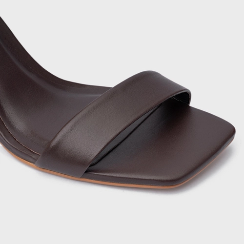 Sandália Basic Salto Allure Médio Couro Marrom Ganache