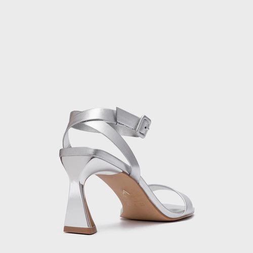 Sandália Basic Salto Allure Médio Couro Metalizado Prata