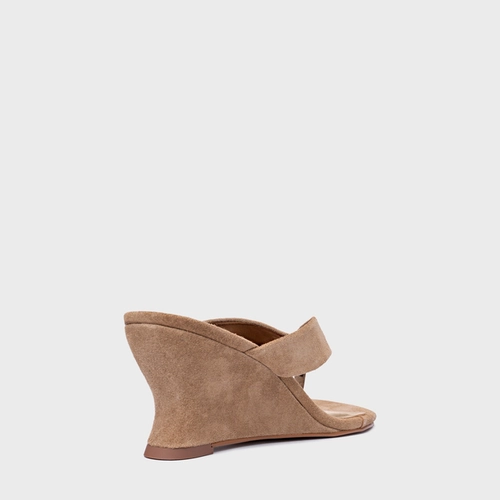 Open Mule Thong Anabela Slim Couro Suede Bege Almond