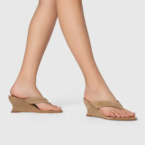 Open Mule Thong Anabela Slim Couro Suede Bege Almond