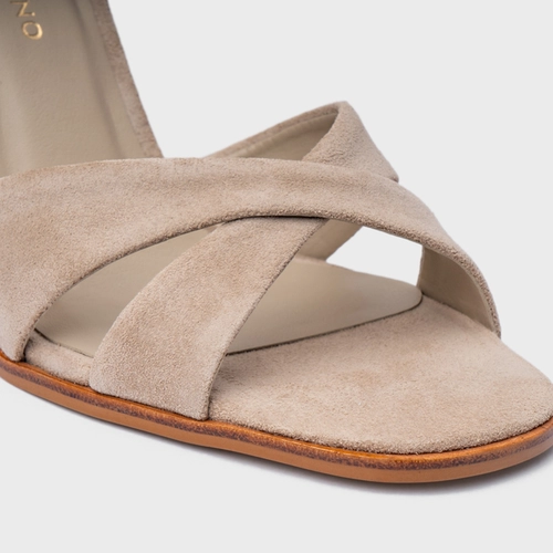 Sandália Tiras Cruzadas Salto Bloco Couro Suede Bege Oatmeal