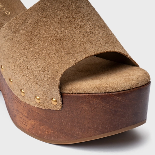 Open Mule Plataforma Wood Studs Couro Suede Bege Almond