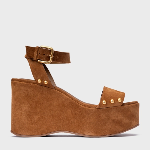 Sandália Statement Studs Maxi Anabela Couro Suede Marrom Saddle