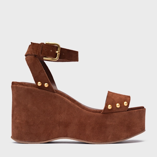 Sandália Statement Studs Maxi Anabela Couro Suede Marrom Walnut