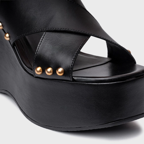 Sandália Tiras Statement Studs Maxi Anabela Couro Preto