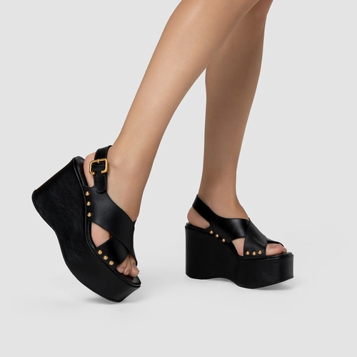 Sandália Tiras Statement Studs Maxi Anabela Couro Preto