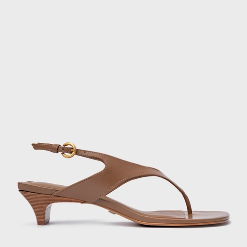 Sandália Elevated Thong Salto Fino Couro Marrom Gingerbread