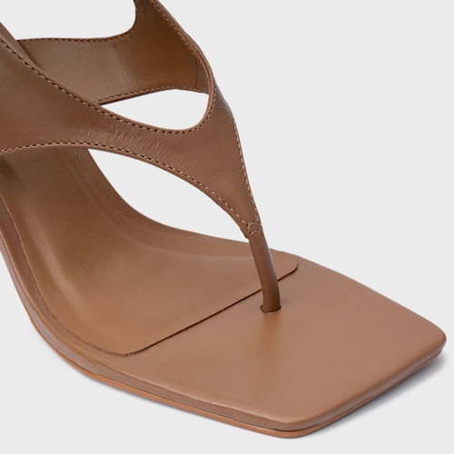 Sandália Elevated Thong Salto Uno Couro Marrom Gingerbread