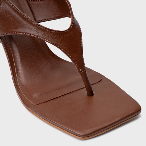 Sandália Elevated Thong Salto Uno Couro Marrom Walnut