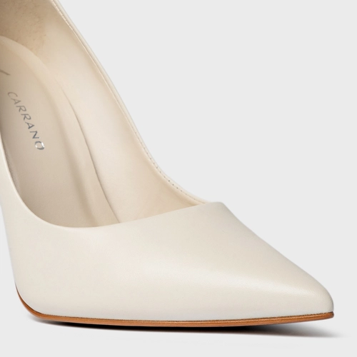 Scarpin Loretta Salto Fino Couro Off White Light Cream