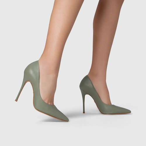 Scarpin Loretta Salto Fino Couro Verde Demetra