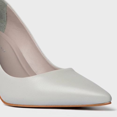 Scarpin Beatriz Salto Fino Couro Cinza Cloud Gray