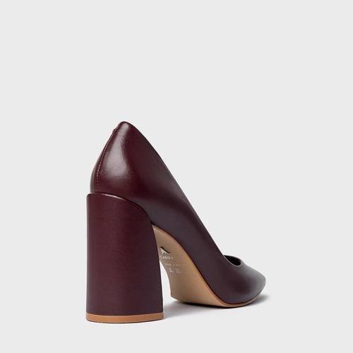 Scarpin Iza Basic Salto Bloco Couro Vinho Dark Carmine