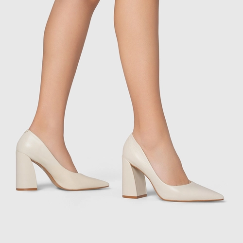 Scarpin Iza Basic Salto Bloco Couro Off White Ligth Cream