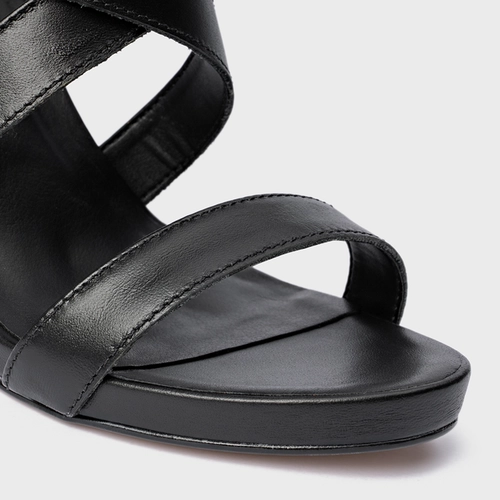 Sandália Tiras Salto Fino Couro Preto