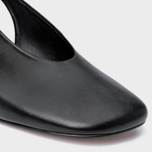 Scarpin Slingback Basic Salto Oval Couro Preto
