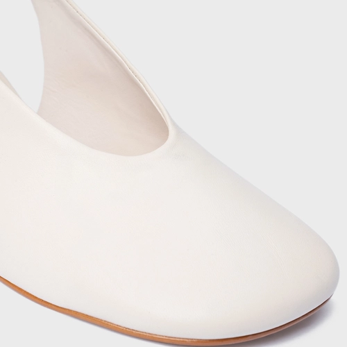 Scarpin Slingback Basic Salto Oval Couro Off White Vanilla