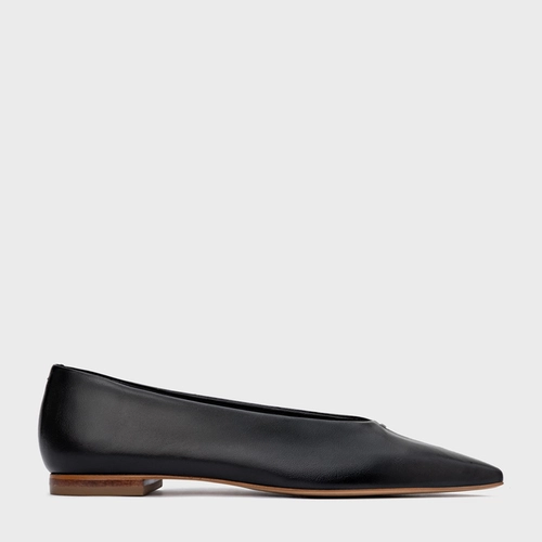 Sapatilha Basic Bico Fino Alongado Couro Preto