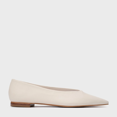 Sapatilha Basic Bico Fino Alongado Couro Off White Vanilla