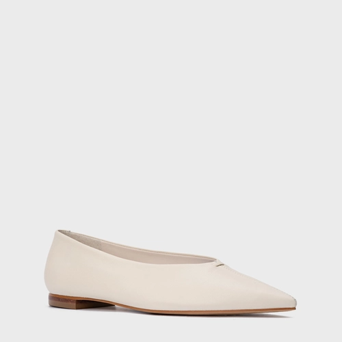 Sapatilha Basic Bico Fino Alongado Couro Off White Vanilla