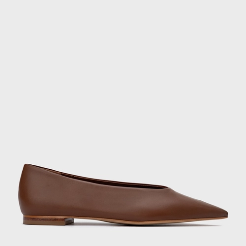 Sapatilha Basic Bico Fino Alongado Couro Marrom Walnut