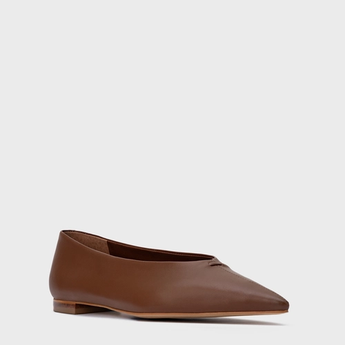 Sapatilha Basic Bico Fino Alongado Couro Marrom Walnut