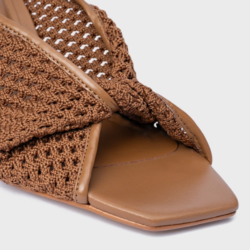 Open Mule Knit Twist Salto Fino Marrom Saddle