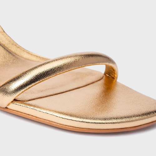 Sandália Essential Salto Reto Couro Metalizado Dourado Gold