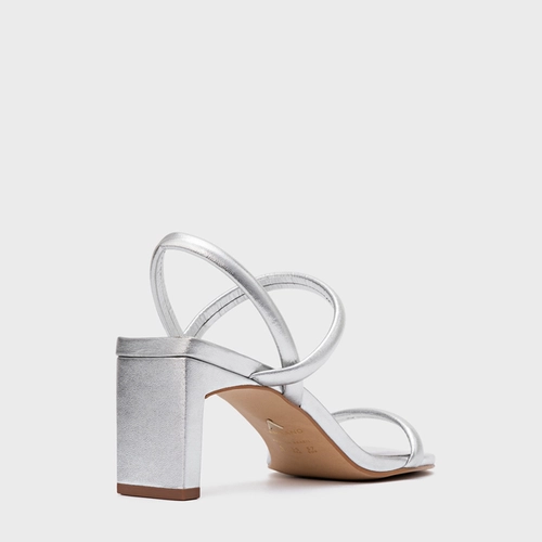 Sandália Essential Salto Reto Couro Metalizado Prata Silver
