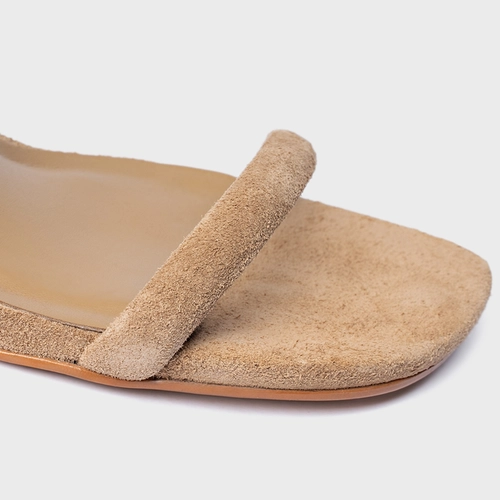 Sandália Essential Salto Reto Couro Suede Bege Almond