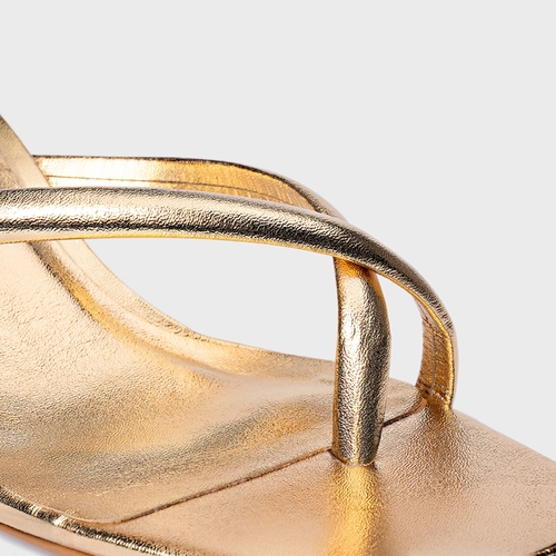Open Mule Essential Salto Reto Couro Metalizado Dourado Gold
