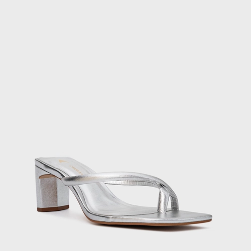 Open Mule Essential Salto Reto Couro Metalizado Prata Silver
