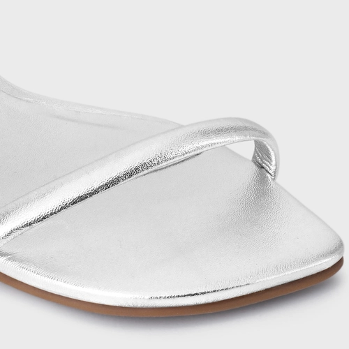Sandália Rasteira Essential Couro Metalizado Silver
