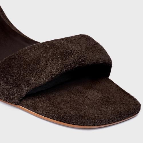Sandália Tira Puffy Salto Reto Couro Suede Marrom Ganache