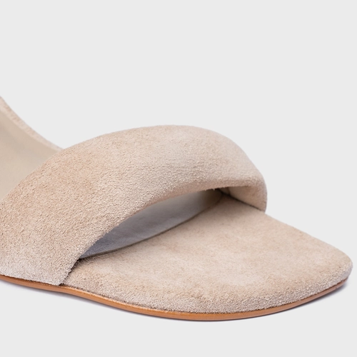 Sandália Tira Puffy Salto Reto Couro Suede Bege Oatmeal