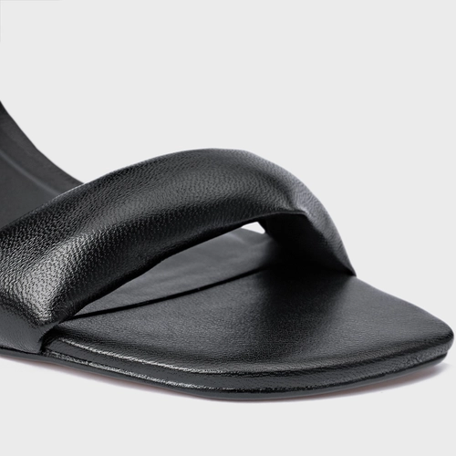 Open Mule Tiras Puffy Salto Reto Couro Preto