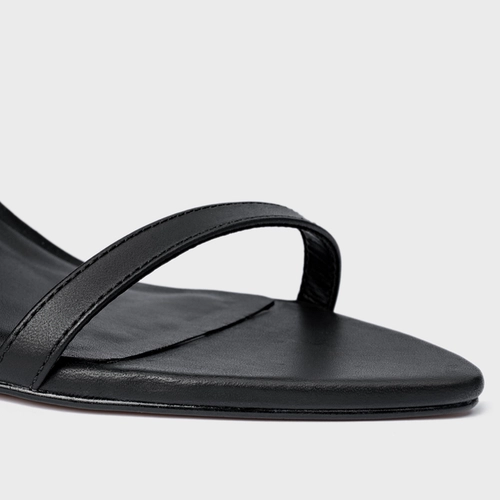 Sandália Strappy Lace Up Salto Fino Couro Preto