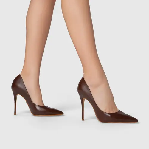 Scarpin Loretta Salto Fino Couro Marrom Brunette